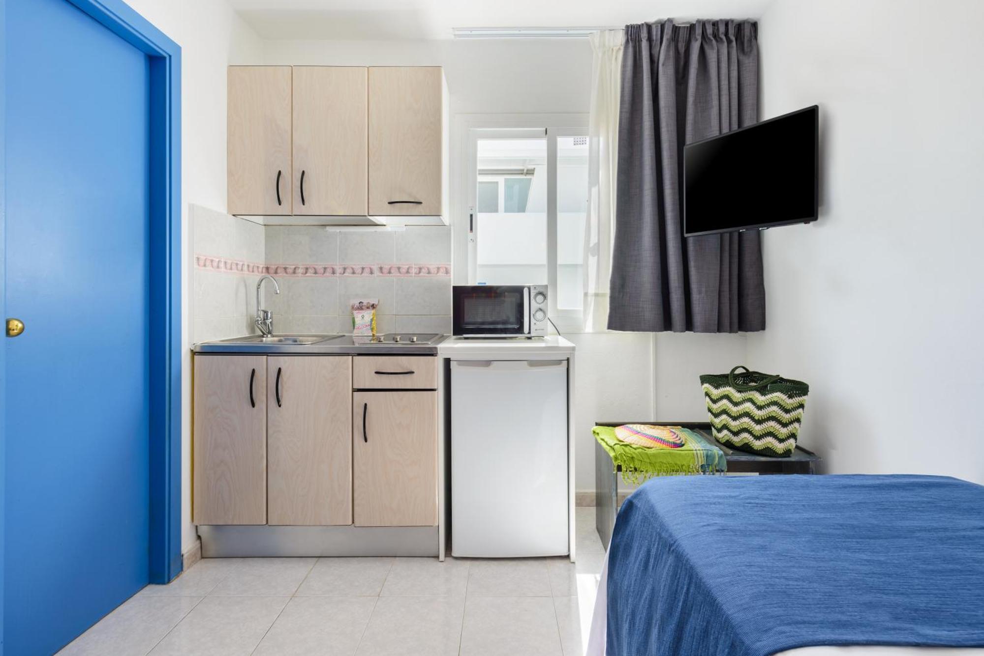 Hotel Apartamentos Vibra Central City - Adults Only Sant Antoni de Portmany Екстериор снимка