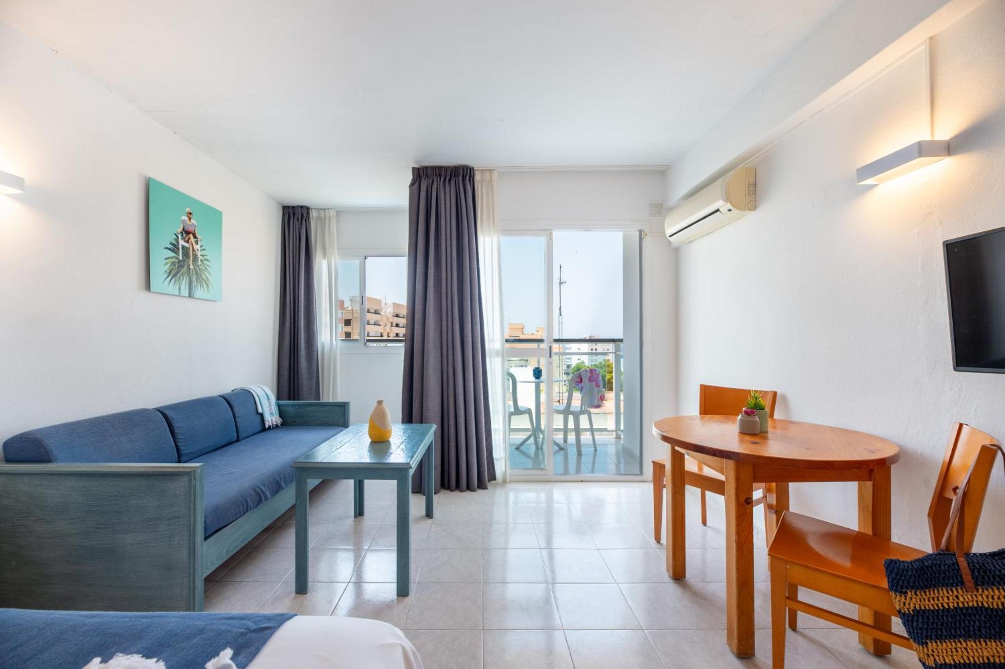 Hotel Apartamentos Vibra Central City - Adults Only Sant Antoni de Portmany Екстериор снимка