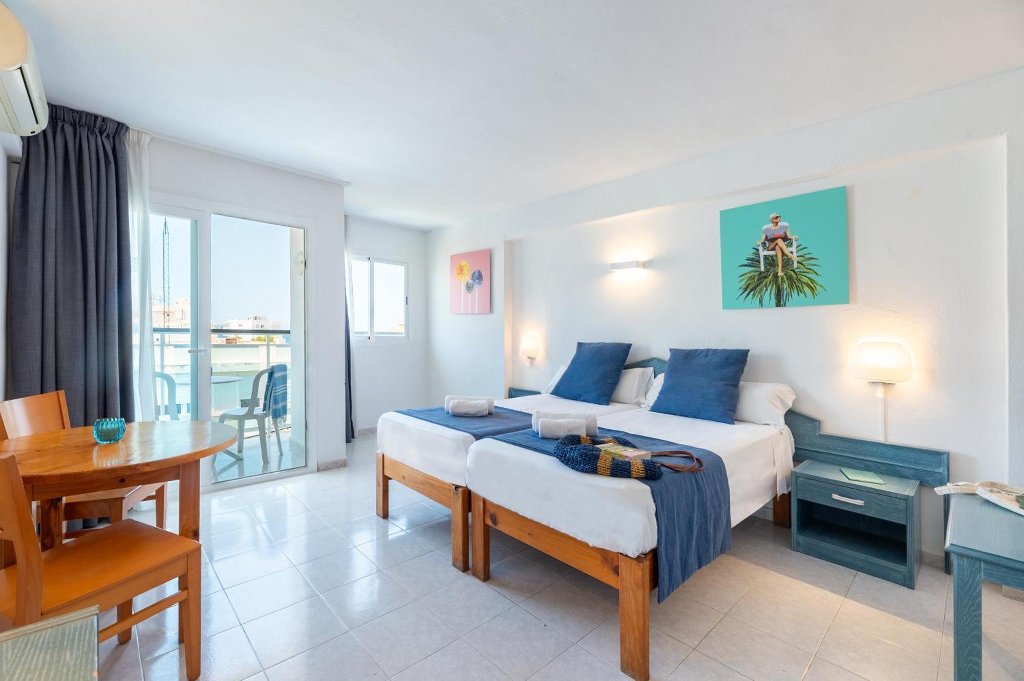 Hotel Apartamentos Vibra Central City - Adults Only Sant Antoni de Portmany Екстериор снимка